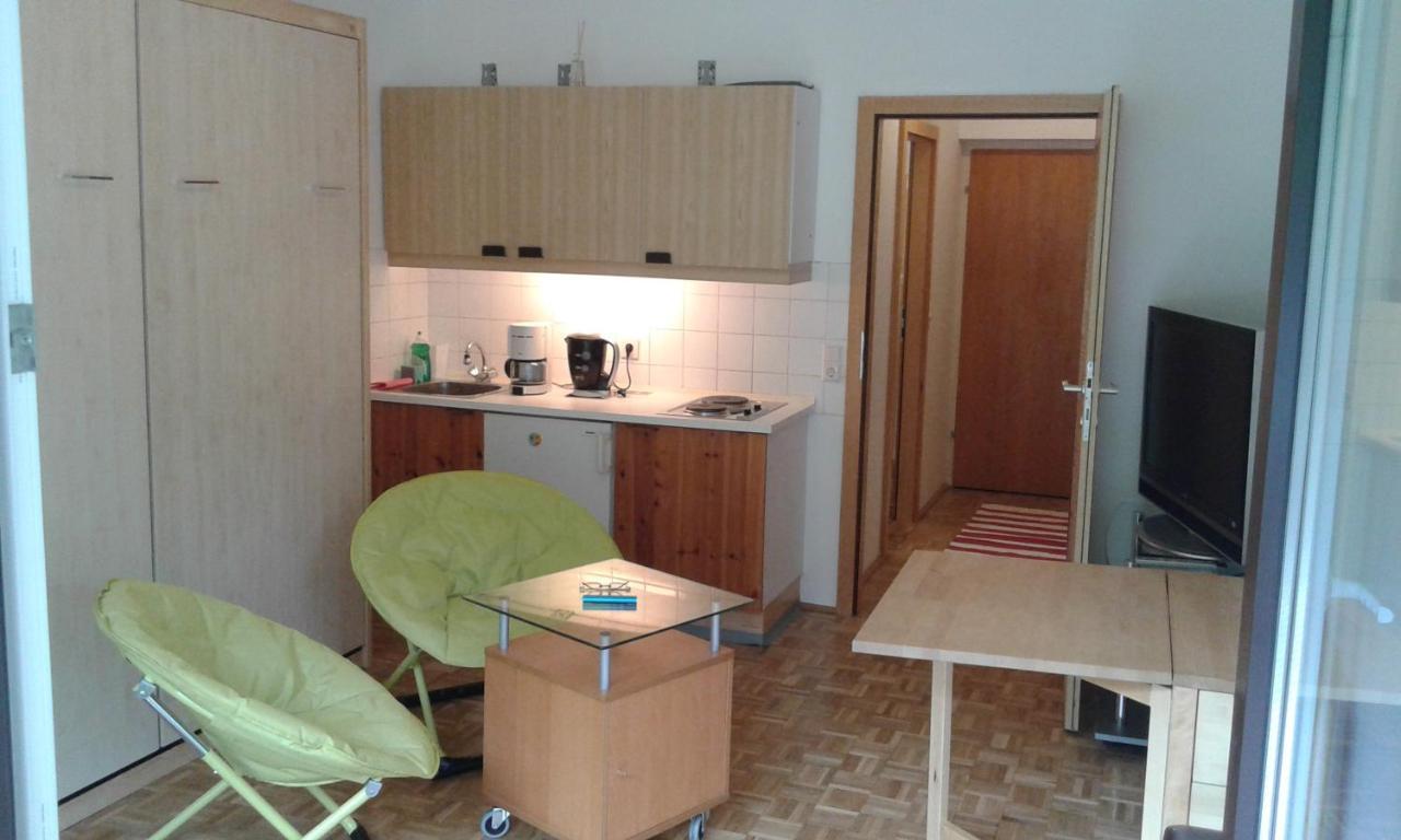 グムンデンVintage Garconiere Mit Balkon - 25 M2アパートメント エクステリア 写真