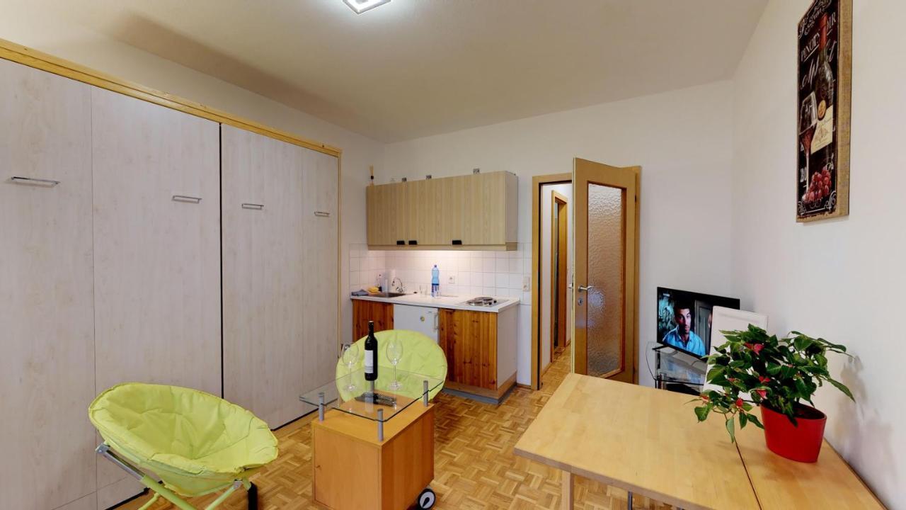 グムンデンVintage Garconiere Mit Balkon - 25 M2アパートメント エクステリア 写真